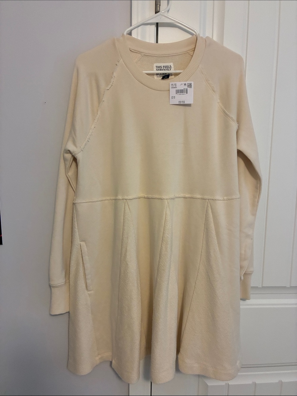 American Eagle Outfitters Cream Crewneck Sweatshirt XS NWT